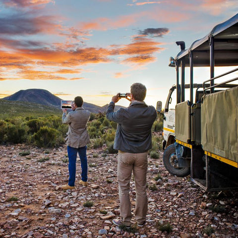 Isathub Isavi conecta satelitalmente tus dispositivos móviles